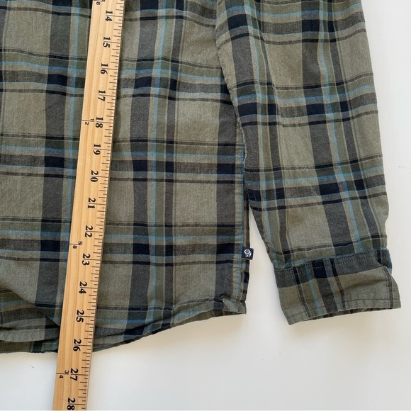 Mountain Hardwear Men's Green Black Plaid Button Down Size Medium - Picture 8 of 8
